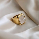 SOTI SHELL RING 18K GOLD PLATED STAINLESS STEEL