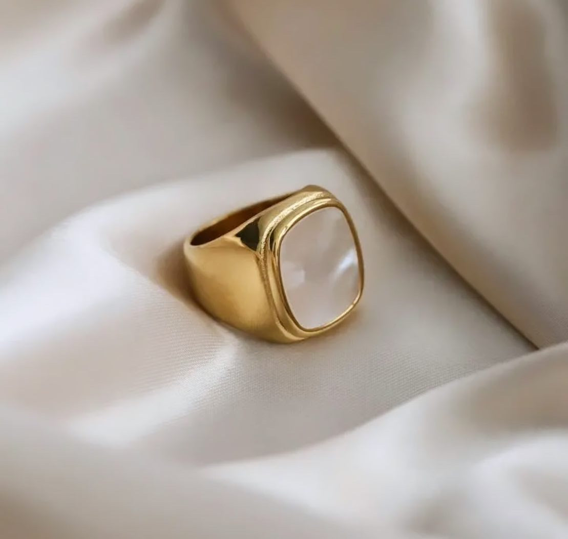 SOTI SHELL RING 18K GOLD PLATED STAINLESS STEEL