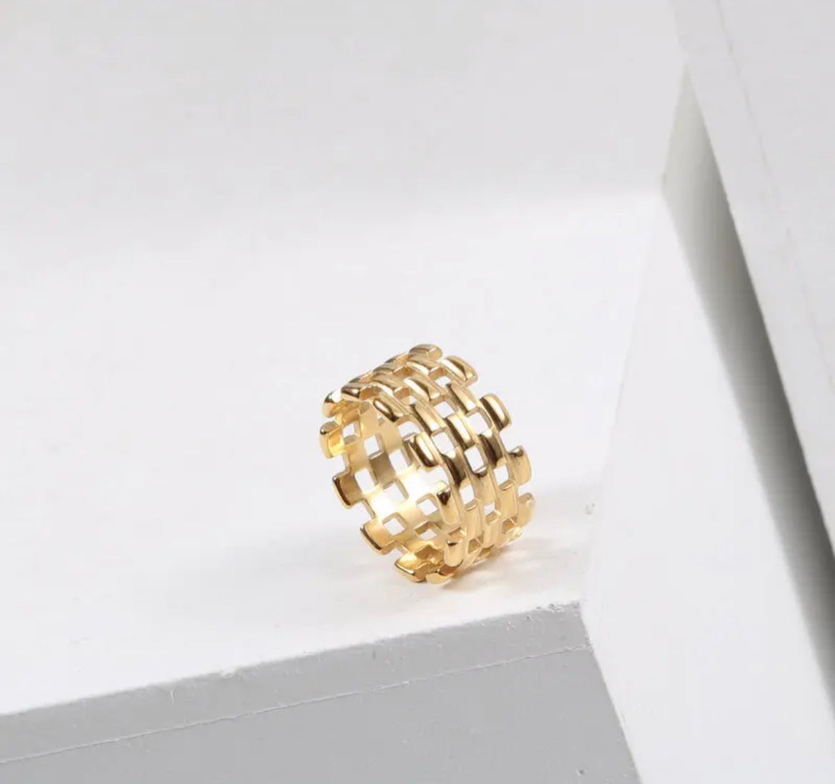 CONNIE 18k GOLD Plated Mesh Ring